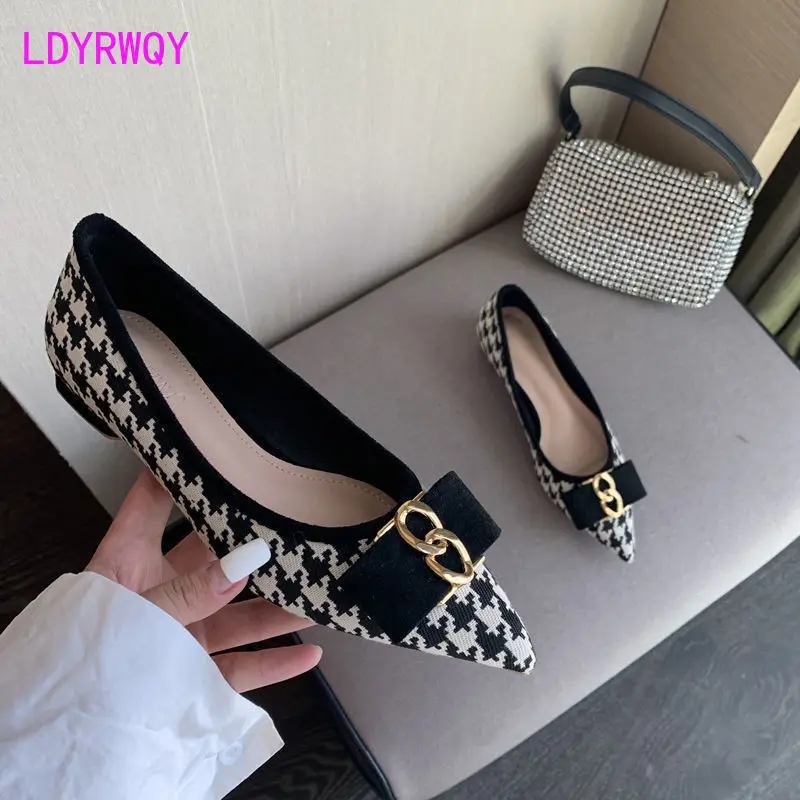 Spring and autumn 2022 spring and autumn, the new versatile metal buckle small Xiang Feng soft flat work shoes, female low heel
Spring and autumn 2022 spring and autumn, the new versatile metal buckle small Xiang Feng soft flat work shoes, female low heel