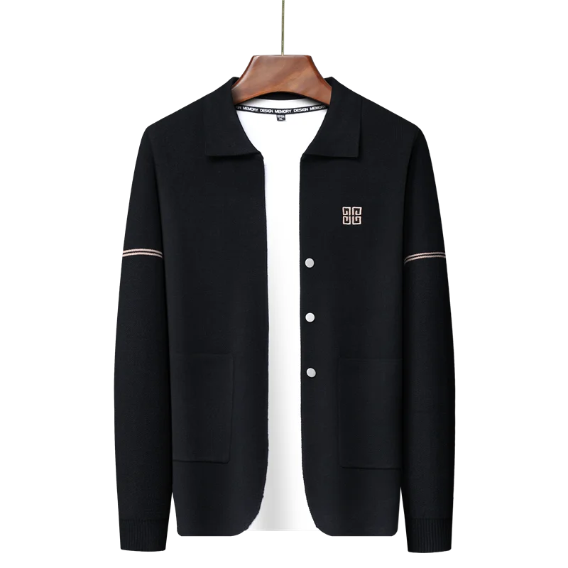 Светильник роскошный мужской вязаный кардиган с лацканами с вышивкой карманами с длинными рукавами высококачественный модный тренд осень/зима мужская одежда
Светильник роскошный мужской вязаный кардиган с лацканами с вышивкой карманами с длинными рукавами высококачественный модный тренд осень/зима мужская одежда