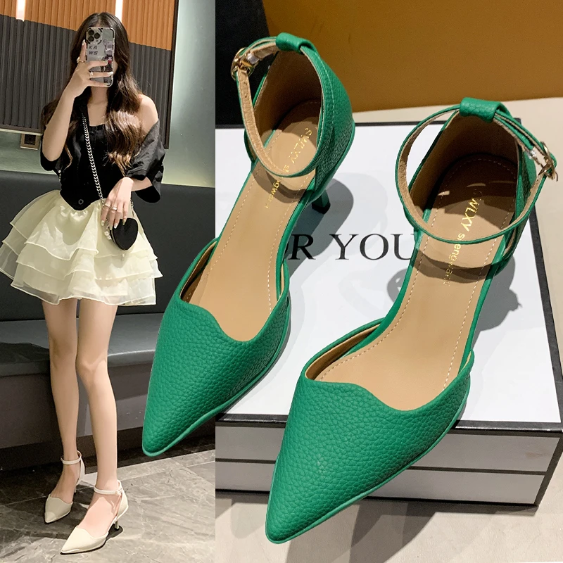 Женские туфли-лодочки с острым носком, на высоком каблуке
Женские туфли-лодочки с острым носком, на высоком каблуке