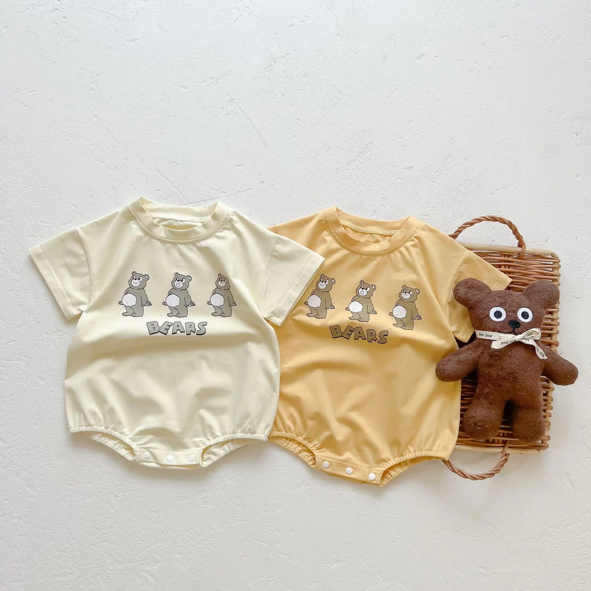 Baby Boy Bears Print Short Sleeves Jumpsuit Sweet Toddler Girl Fashion Thin Comfortable Bodysuit One Piece Infant Outfits 
Baby Boy Bears Print Short Sleeves Jumpsuit Sweet Toddler Girl Fashion Thin Comfortable Bodysuit One Piece Infant Outfits