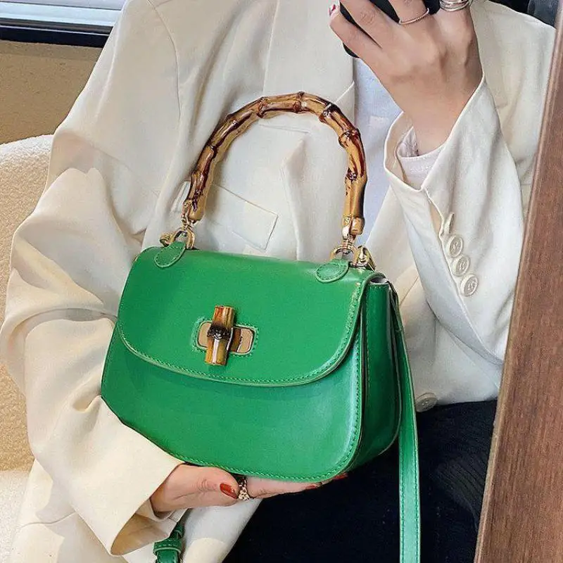 Fashion Bamboo Handle Women Handbags Designer Shoulder Bags Luxury Pu Leather Crossbody Bag Vintage Saddle Small Flap Purse 2022
Fashion Bamboo Handle Women Handbags Designer Shoulder Bags Luxury Pu Leather Crossbody Bag Vintage Saddle Small Flap Purse 2022