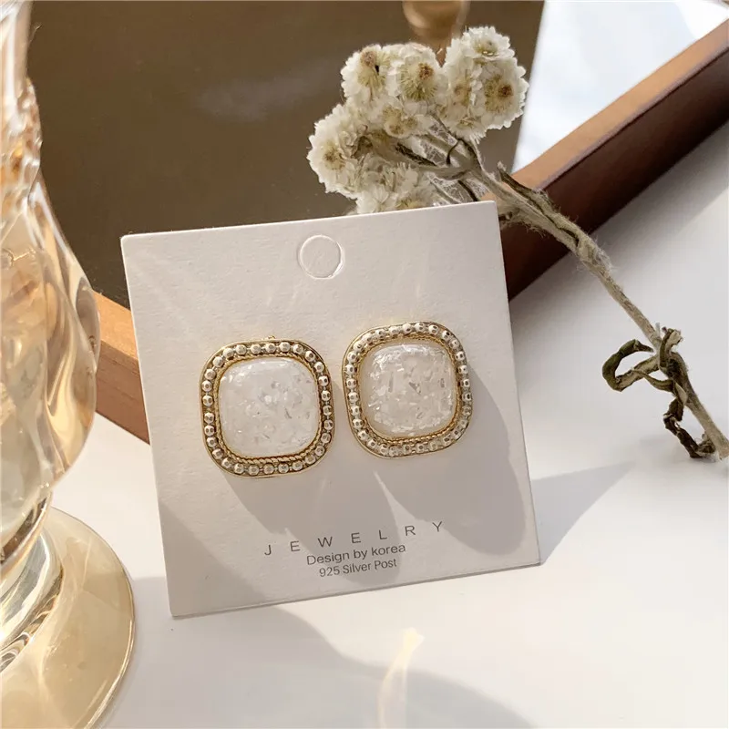 2022 New Fashion Shell Square Stud Earrings Exquisite Earrings Banquet Wedding Jewelry Women's Earring Gift
2022 New Fashion Shell Square Stud Earrings Exquisite Earrings Banquet Wedding Jewelry Women's Earring Gift