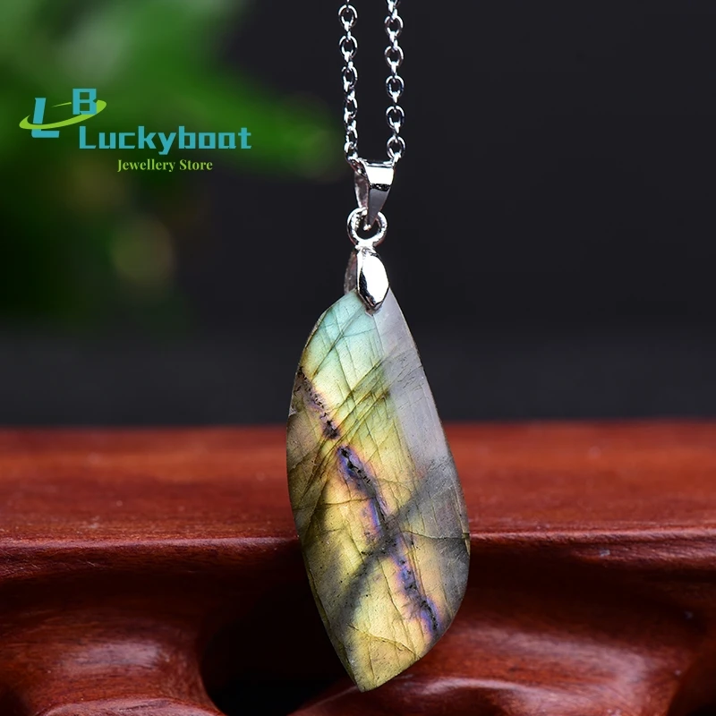 

100% Natural Labradorite Original Stone Pendant Leaf Shape Polished Healing Energy Stone Increase charm Unisex Jewelry DIY Gift