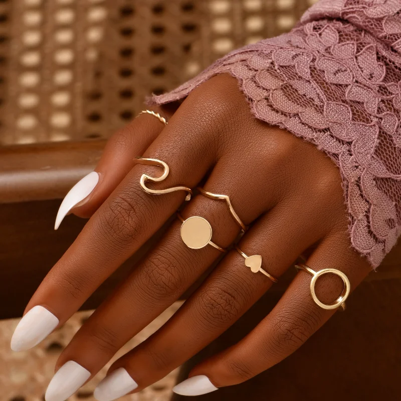 Trendy Vintage Heart Rings Womens Girls Personalized Geometric Ring Jewelry Accessories 
Trendy Vintage Heart Rings Womens Girls Personalized Geometric Ring Jewelry Accessories