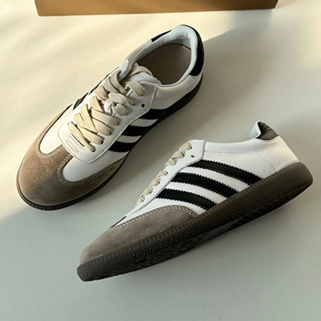 Maxdutti Vintage Contrasting Training Shoes Leather Casual Sneakers Shoes Fashionable And Breathable Women's Shoes Girls
Maxdutti Vintage Contrasting Training Shoes Leather Casual Sneakers Shoes Fashionable And Breathable Women's Shoes Girls