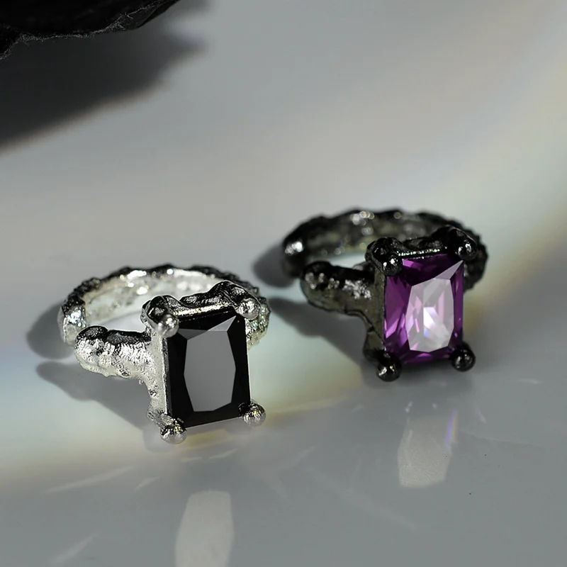 genuine Luxury brand real jewels E5120 Korean version niche designer S925 sterling silver wrinkle texture clip female inset styl
genuine Luxury brand real jewels E5120 Korean version niche designer S925 sterling silver wrinkle texture clip female inset styl