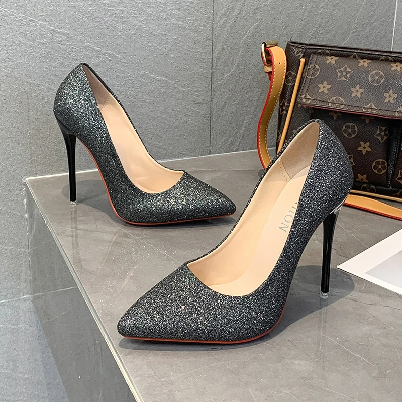 New Bride Wedding Shoes Sequin Dress High Heels Red Rubber Bottom Women Shoe Sexy Pointed Toe Red Sole 12cm Pumps Gold Silver
New Bride Wedding Shoes Sequin Dress High Heels Red Rubber Bottom Women Shoe Sexy Pointed Toe Red Sole 12cm Pumps Gold Silver