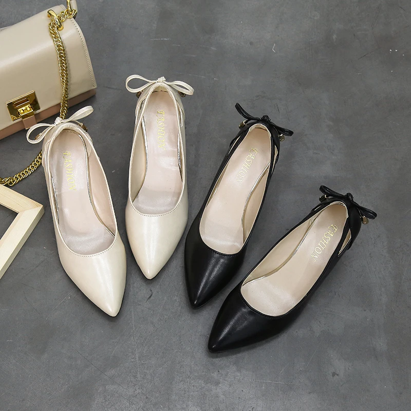 Large Size Women's Shoes 2022 Pointed Toe High Heels Thick Heels Shallow Mouth Fashion Bow Hollow Women's Shoes Black Heels
Large Size Women's Shoes 2022 Pointed Toe High Heels Thick Heels Shallow Mouth Fashion Bow Hollow Women's Shoes Black Heels