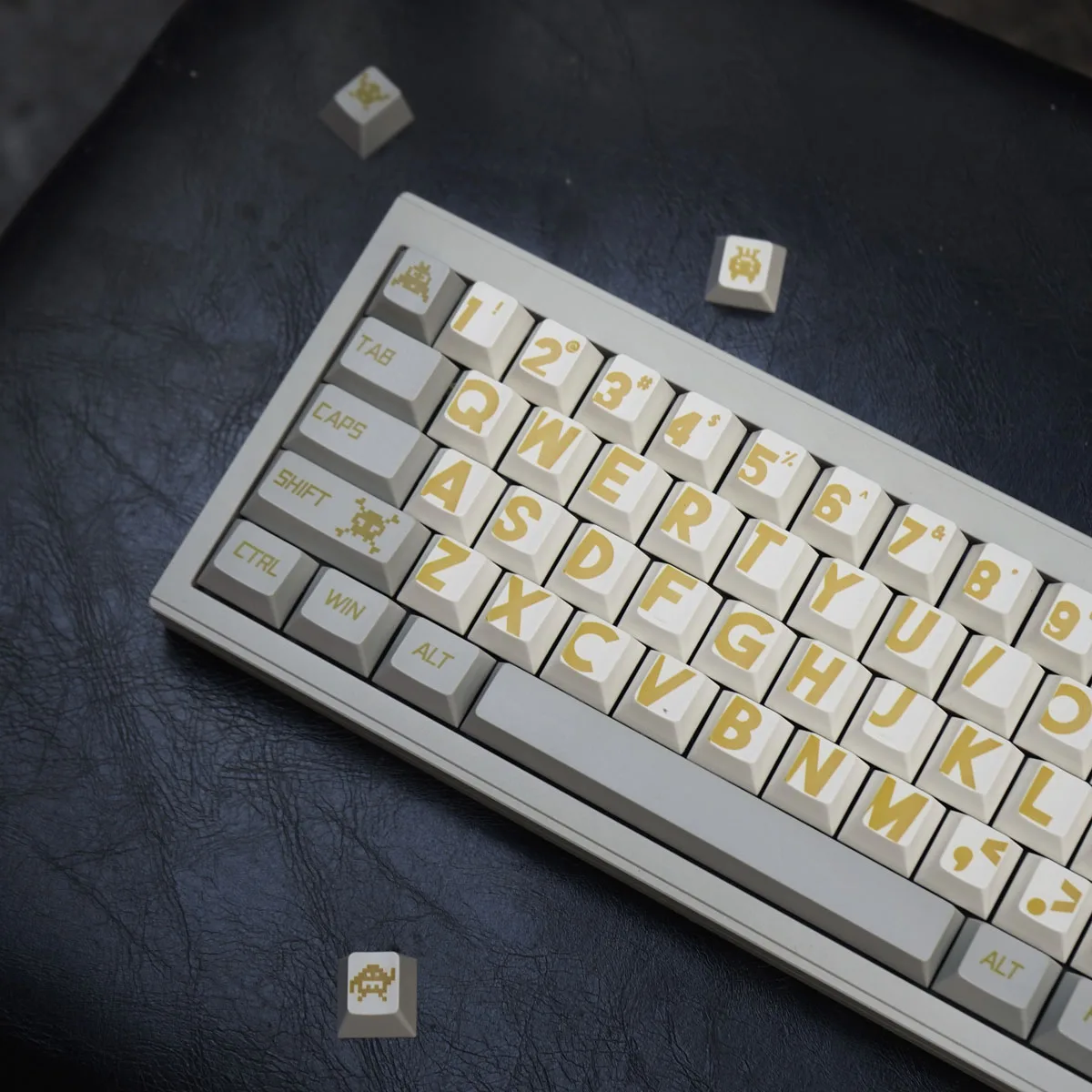FD20397111 Keycaps Retro Gold Large Letter 147 Key Personalized PBT keycaps Upgraded Cherry profile For Mechanical Keyboard
FD20397111 Keycaps Retro Gold Large Letter 147 Key Personalized PBT keycaps Upgraded Cherry profile For Mechanical Keyboard