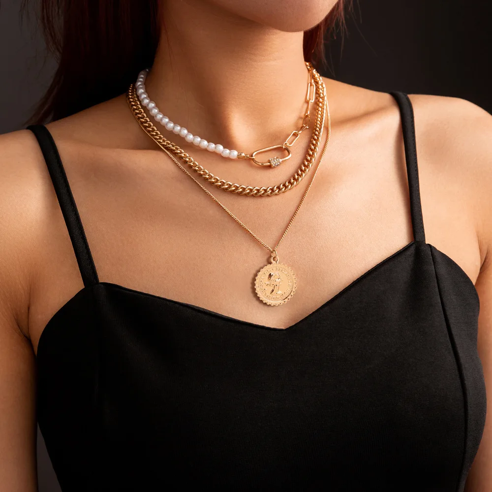 New Punk Creative Statement Geometric Round Portrait Pendant Necklace For Women Asymmetric Imitation Pearls Chain Choker Jewelry
New Punk Creative Statement Geometric Round Portrait Pendant Necklace For Women Asymmetric Imitation Pearls Chain Choker Jewelry