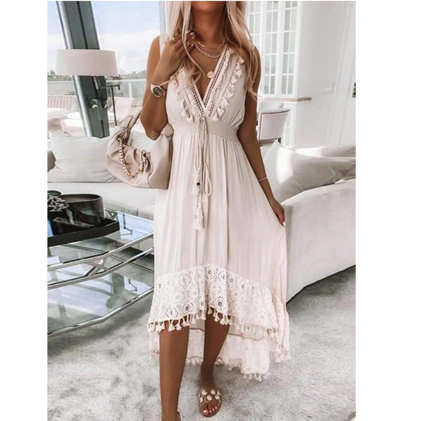 Платье женское кружевное длинное с глубоким V-образным вырезом, без рукавов 
Платье женское кружевное длинное с глубоким V-образным вырезом, без рукавов