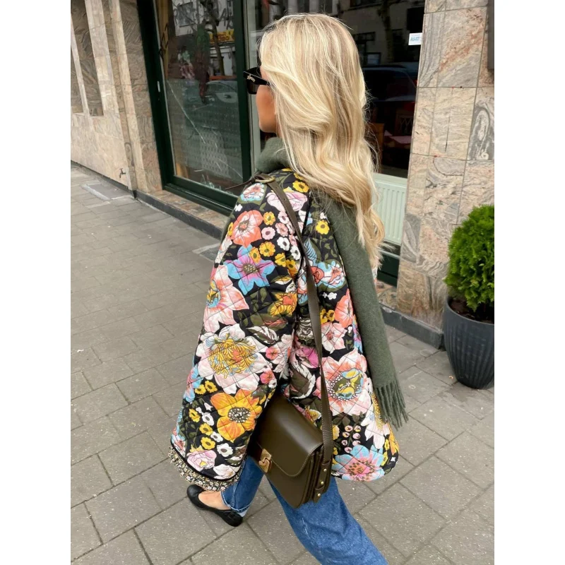 Gy24173 Fashion Lamb Wool Patchwork Flared Sleeves Baggy Coat Autumn and Winter 2023 New
Gy24173 Fashion Lamb Wool Patchwork Flared Sleeves Baggy Coat Autumn and Winter 2023 New
