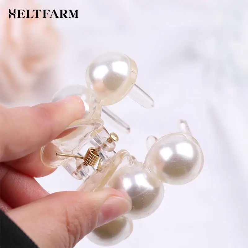 1pcs Fashion Elegant Imitation Pearls Claw Clip For Women Hair Accessories Pearl Hair Clips Small Claw Clamp 
1pcs Fashion Elegant Imitation Pearls Claw Clip For Women Hair Accessories Pearl Hair Clips Small Claw Clamp