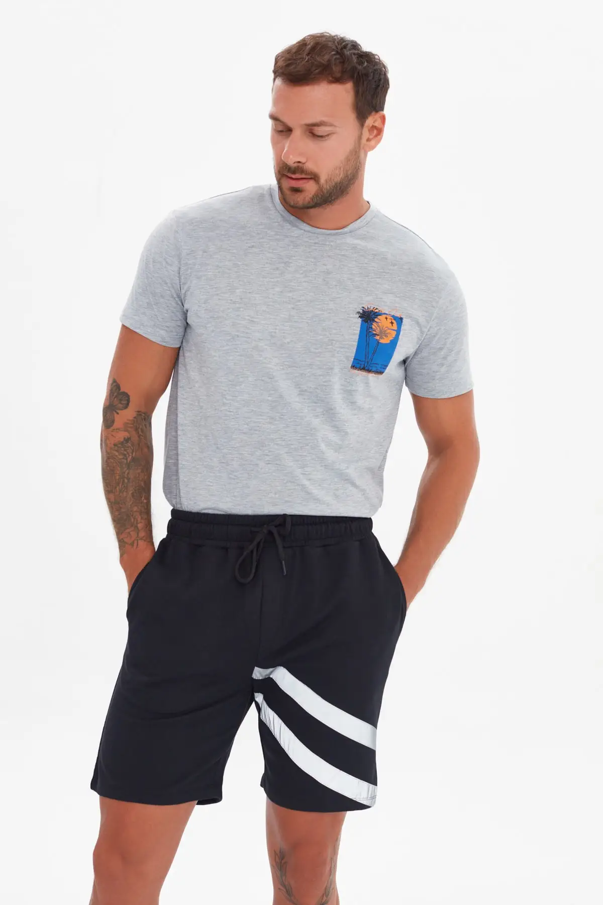 Trendyol Male Regular Fit Reflector Printed Shorts & Bermuda TMNSS21SR0531
Trendyol Male Regular Fit Reflector Printed Shorts & Bermuda TMNSS21SR0531