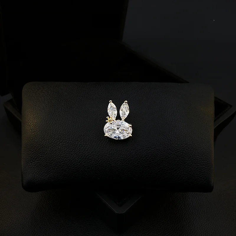 Exquisite Mini Bunny Brooch Women Anti-Exposure Rabbit Buckle Collar Two Sides Decorative Lapel Pins Suit Ornament Jewelry 5209
Exquisite Mini Bunny Brooch Women Anti-Exposure Rabbit Buckle Collar Two Sides Decorative Lapel Pins Suit Ornament Jewelry 5209