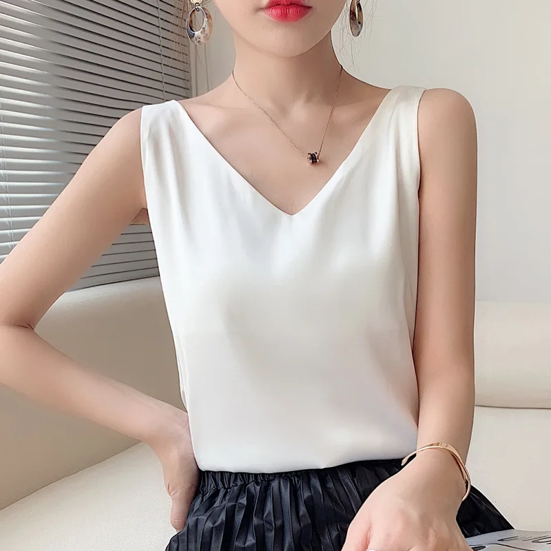 Ice Silk Camisole Women's V-neck Silk Tops Silk Vest White Satin Top Mulberry Silk Women Top Women Crop Top Satin Camisole Vests
Ice Silk Camisole Women's V-neck Silk Tops Silk Vest White Satin Top Mulberry Silk Women Top Women Crop Top Satin Camisole Vests