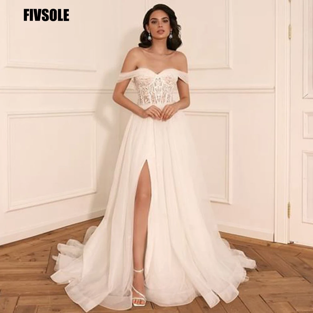 Платье свадебное кружевное без бретелек, с разрезом сбоку 
Платье свадебное кружевное без бретелек, с разрезом сбоку