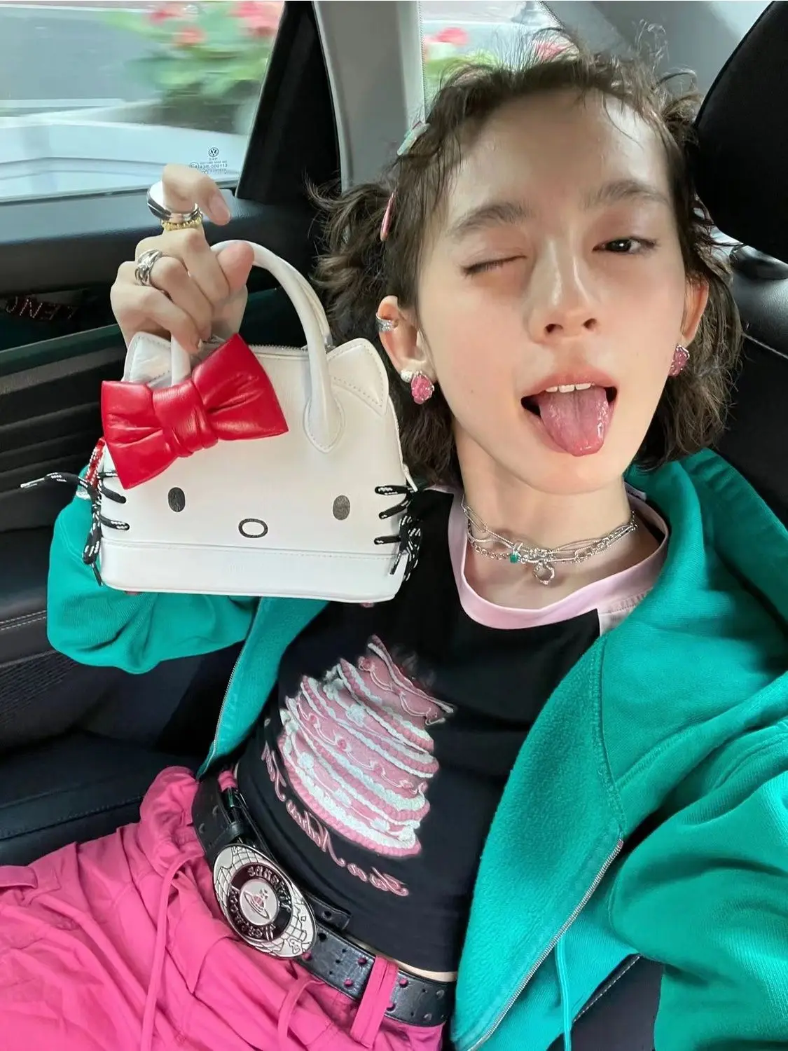 Kawaii Sanrio Hello Kitty Butterfly Knot Big Face Cat Ear Shape Handbag Female Sweet Cool Spicy Girl Crossbody Bag
Kawaii Sanrio Hello Kitty Butterfly Knot Big Face Cat Ear Shape Handbag Female Sweet Cool Spicy Girl Crossbody Bag