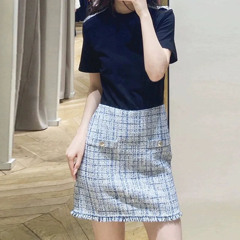 Women's Tweed Tassels Spliced Shoulder Buttons Decoration O-Neck Short Sleeve Holiday Mini Dress
Women's Tweed Tassels Spliced Shoulder Buttons Decoration O-Neck Short Sleeve Holiday Mini Dress