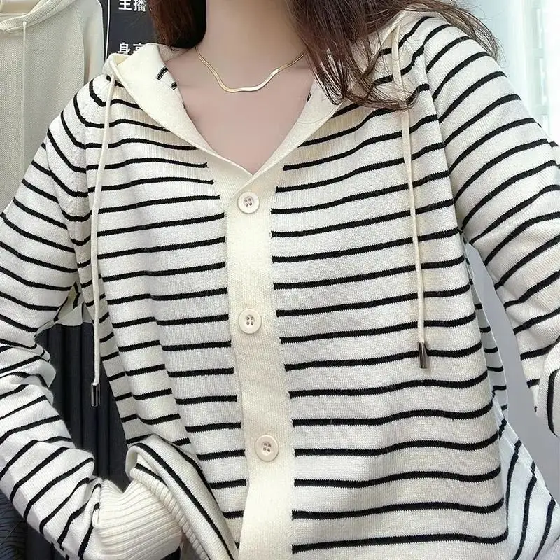 Women's 2023 New Spring Autumn Women's Vintage Knitted Striped Sweater Fashion Casual Female Loose Hooded Sweater Tops Z105
Women's 2023 New Spring Autumn Women's Vintage Knitted Striped Sweater Fashion Casual Female Loose Hooded Sweater Tops Z105