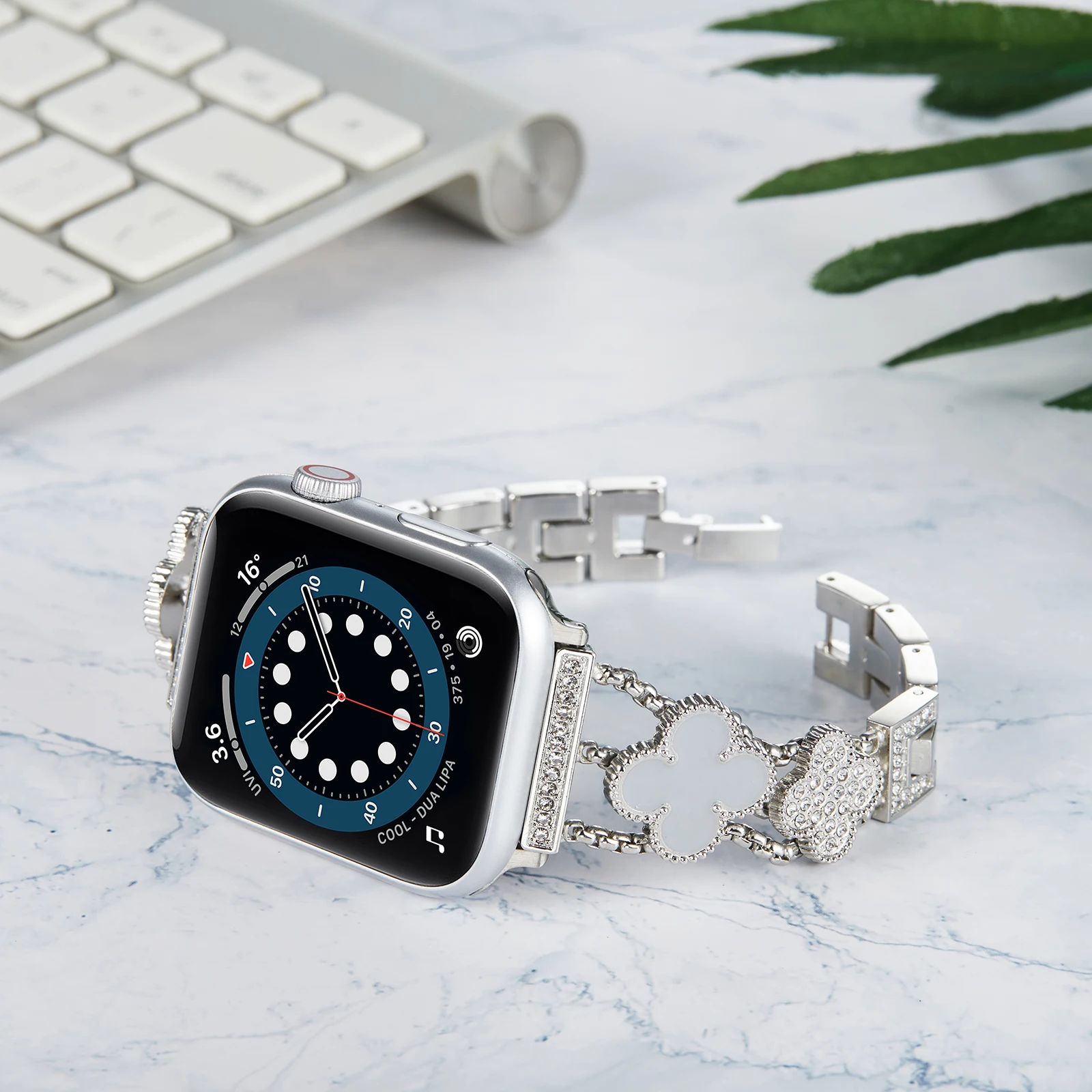 Металлический ремешок для Apple watch UItra 8 7 41 мм 45 мм 49 мм 6 5 4 SE 44 мм 40 мм, женский браслет из нержавеющей стали со стразами iWatch 42 мм 38 мм
Металлический ремешок для Apple watch UItra 8 7 41 мм 45 мм 49 мм 6 5 4 SE 44 мм 40 мм, женский браслет из нержавеющей стали со стразами iWatch 42 мм 38 мм