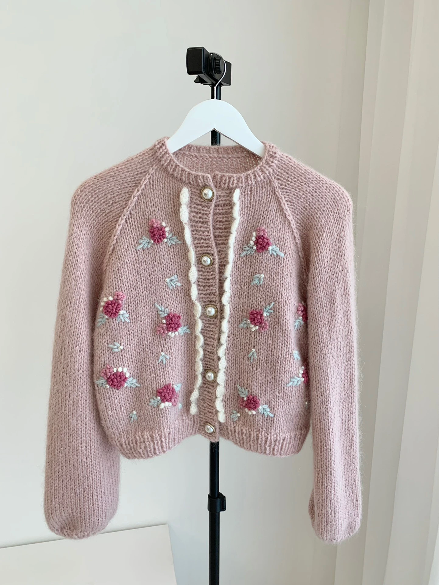 INS Fashion Pure Handmade Peal Beaded Flower Embroidery Women's Cardigans Coat
INS Fashion Pure Handmade Peal Beaded Flower Embroidery Women's Cardigans Coat