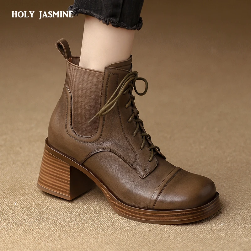 2022 Cool Popular Women Ankle Boots Cross-Tied Genuine Leather Motorcycle Boots Thick Heels Leisure Shoes Woman Autumn Winter
2022 Cool Popular Women Ankle Boots Cross-Tied Genuine Leather Motorcycle Boots Thick Heels Leisure Shoes Woman Autumn Winter