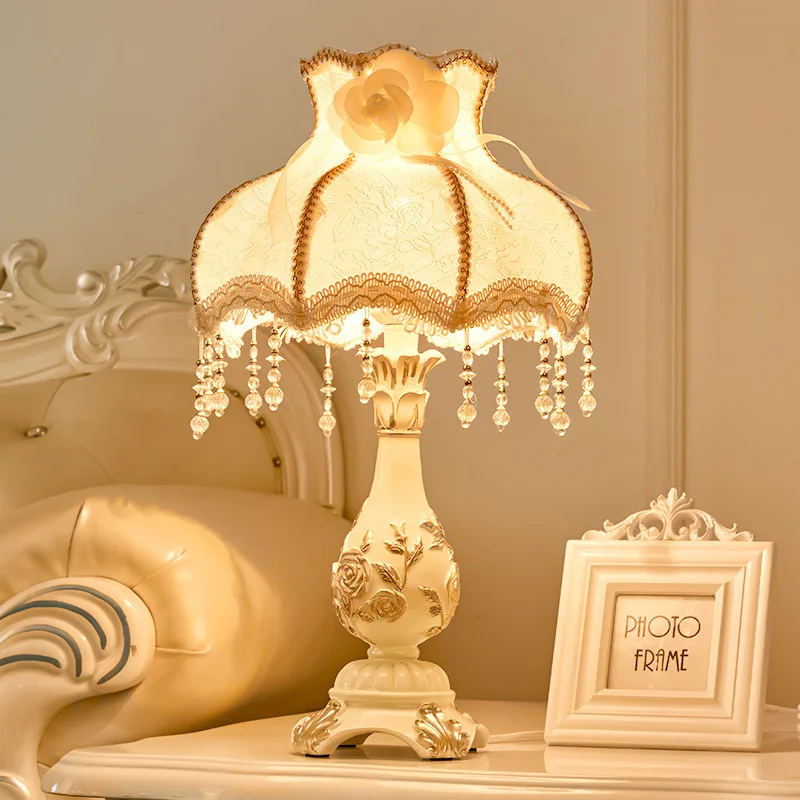 E27 European-style Bedroom Table Lamp Retro Resin Lamp Wedding Room Princess Ins Girl Lamp
E27 European-style Bedroom Table Lamp Retro Resin Lamp Wedding Room Princess Ins Girl Lamp