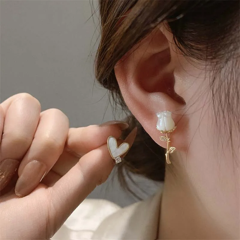 Korean Style Rose Flower Love Heart Zircon Stud Earrings for Women Elegant Butterfly Imitation Pearl Earring Party Charm Jewelry
Korean Style Rose Flower Love Heart Zircon Stud Earrings for Women Elegant Butterfly Imitation Pearl Earring Party Charm Jewelry