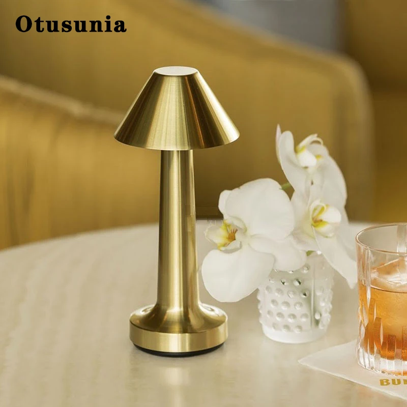 Decor Portable Dimmable Usb Rechargeable LED Table Light Mood Bar Cafe Iron Desk Lamp Restaurant Hotel Night Light Veilleuse 5W
Decor Portable Dimmable Usb Rechargeable LED Table Light Mood Bar Cafe Iron Desk Lamp Restaurant Hotel Night Light Veilleuse 5W