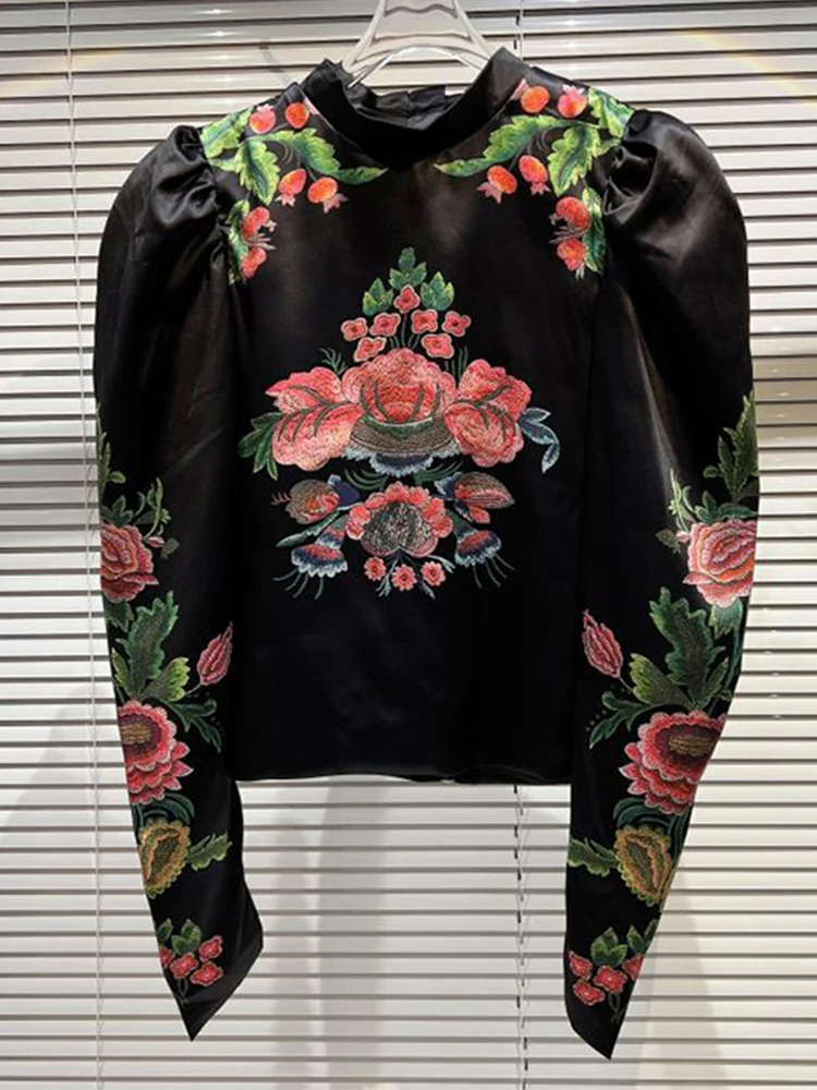 Fashion Designer 2022 Spring Vintage Shirt Women Black Embroidery Floral Puff Sleeve Elegant Office Lady Short Top
Fashion Designer 2022 Spring Vintage Shirt Women Black Embroidery Floral Puff Sleeve Elegant Office Lady Short Top