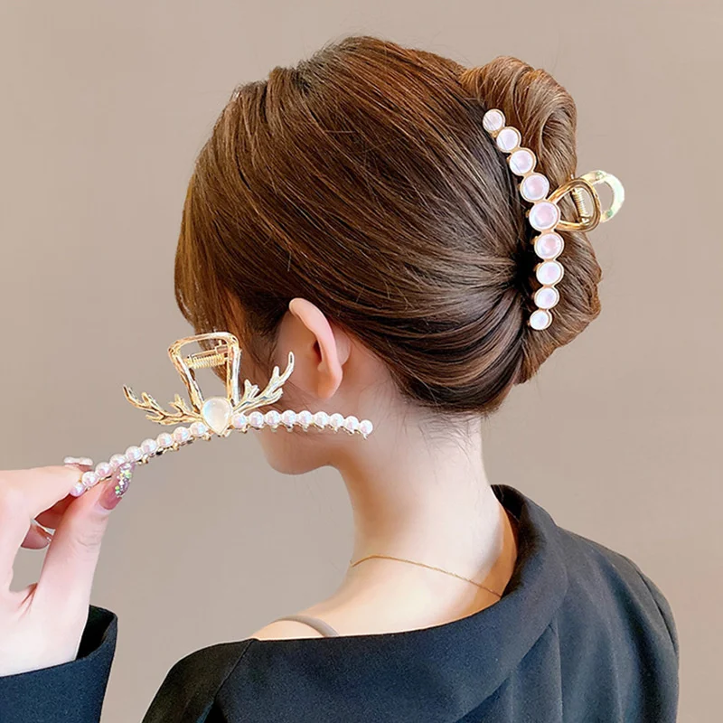 2022 New Women Elegant Gold Hollow Geometric Metal Hair Claw Fashion Pearl Crystal Hair Clips Hairpin Headband Hair Accessories
2022 New Women Elegant Gold Hollow Geometric Metal Hair Claw Fashion Pearl Crystal Hair Clips Hairpin Headband Hair Accessories