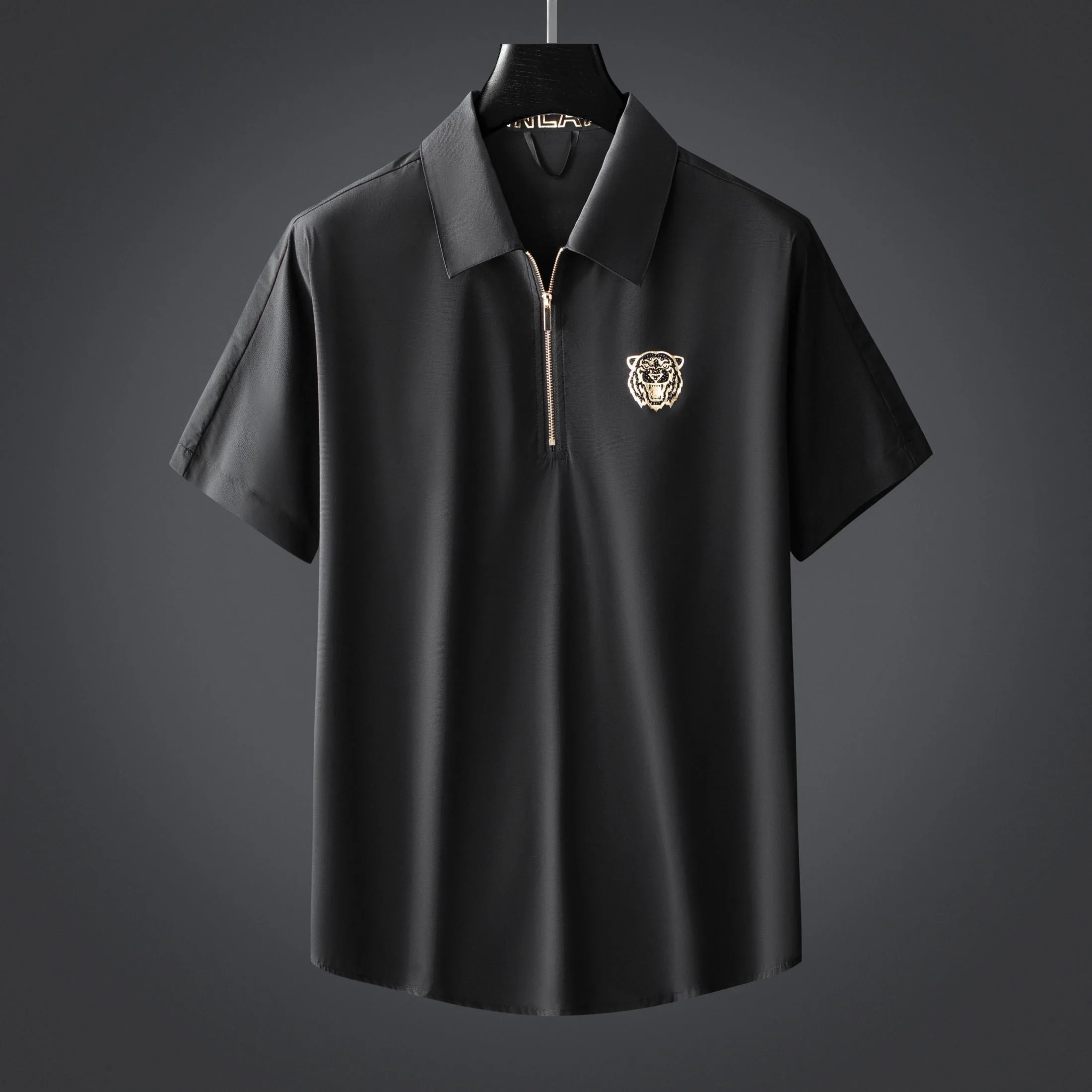 European high-end luxury brand Tiger head printing short sleeve men's 2022 summer trend Lapel T-shirt luxury casual men's wear
European high-end luxury brand Tiger head printing short sleeve men's 2022 summer trend Lapel T-shirt luxury casual men's wear