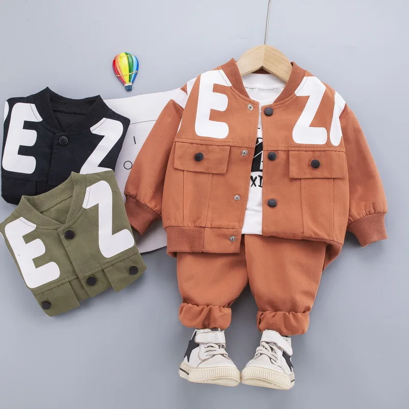Spring And Autumn Boys Workwear Jacket Three-piece Korean Single-breasted Long Sleeve Jacket Casual Sports Trendy Kids Set
Spring And Autumn Boys Workwear Jacket Three-piece Korean Single-breasted Long Sleeve Jacket Casual Sports Trendy Kids Set