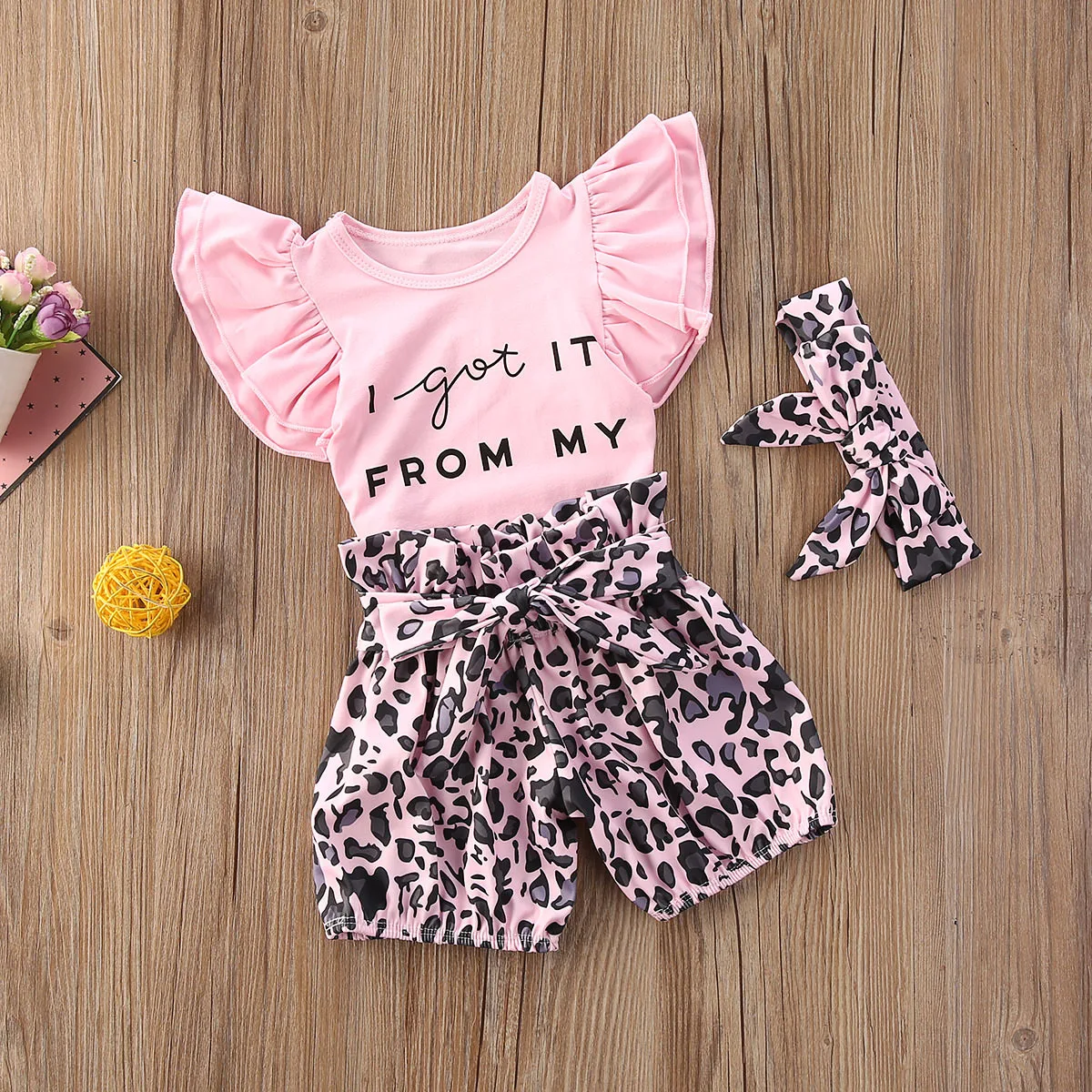 2022 Summer Kid Toddler Baby Girls Flying Sleeve Letter Print Romper+Leopard Shorts+Bowknot Headband 3-piece Set
2022 Summer Kid Toddler Baby Girls Flying Sleeve Letter Print Romper+Leopard Shorts+Bowknot Headband 3-piece Set