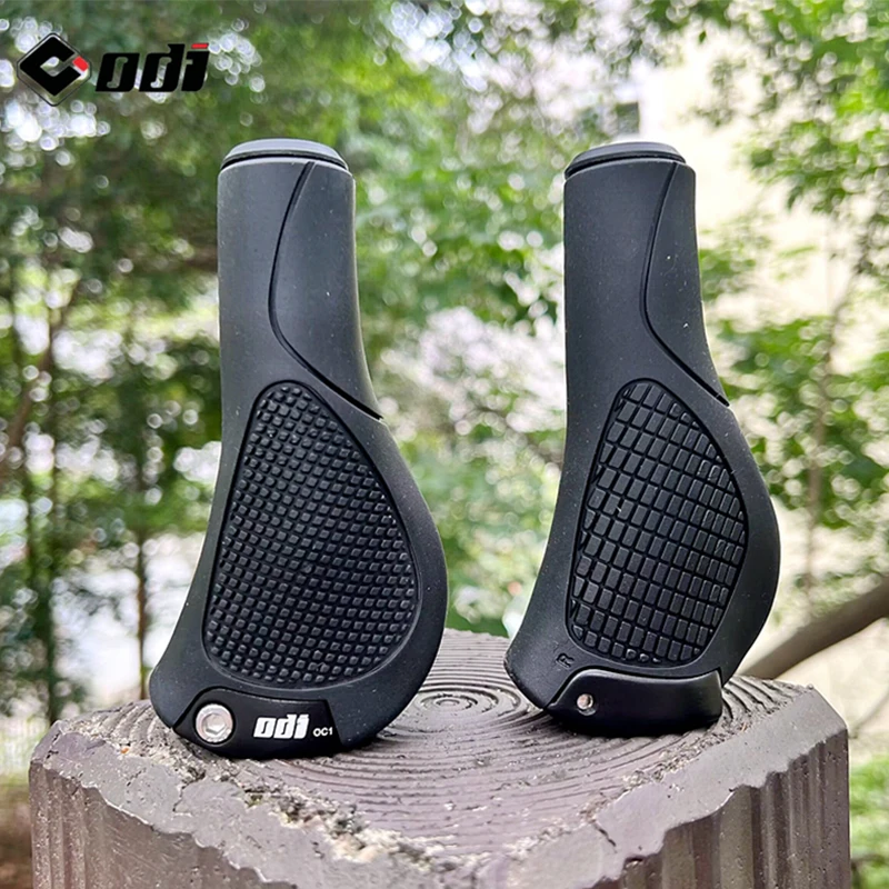 Odi Grips OC1 Rubber Handle MTB Grips Soft Lockable Mountain Bicycle Handlebar Grip Rubber Comfortable Bike Handles Large Pad
Odi Grips OC1 Rubber Handle MTB Grips Soft Lockable Mountain Bicycle Handlebar Grip Rubber Comfortable Bike Handles Large Pad