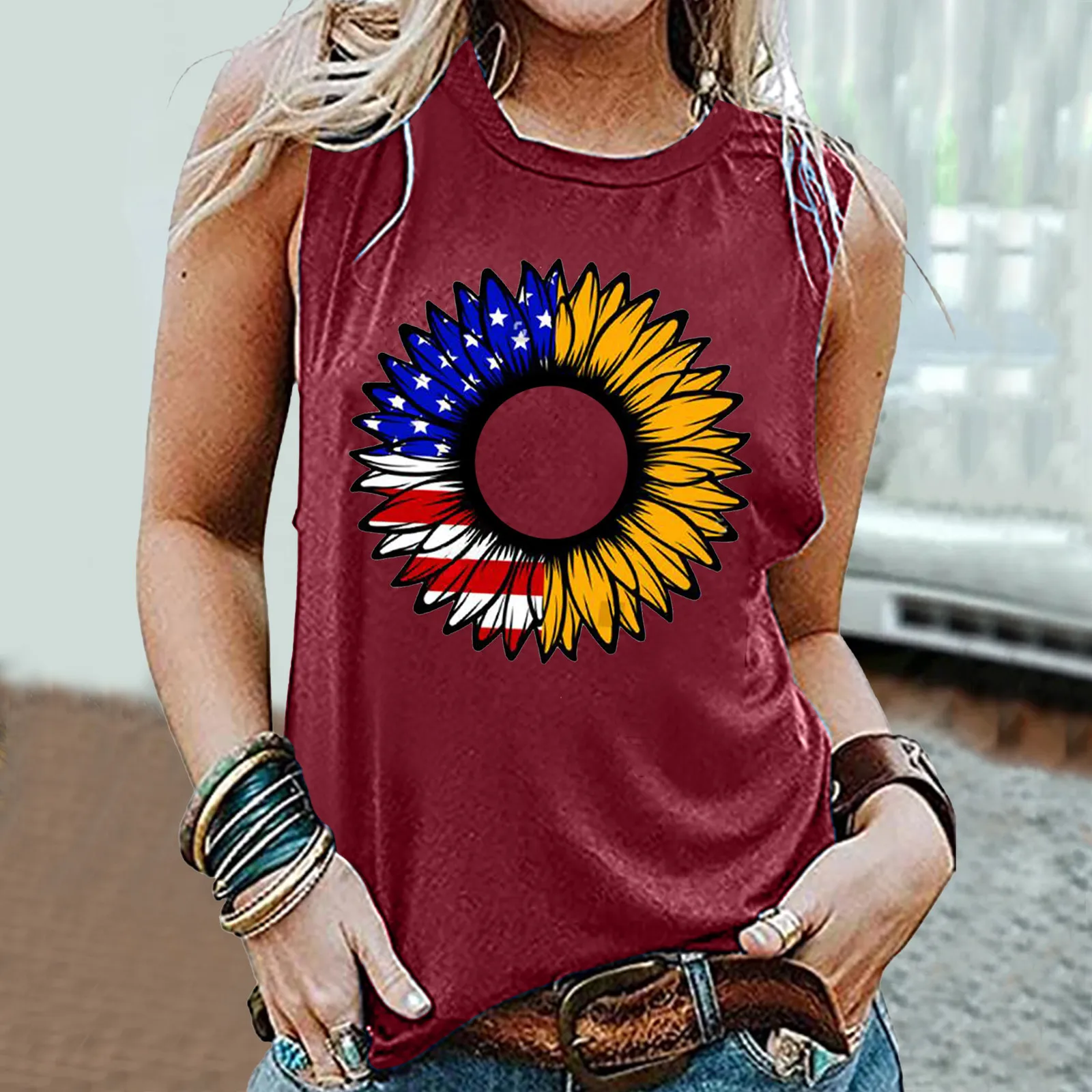 Женская летняя майка без рукавов с круглым вырезом и принтом 
Женская летняя майка без рукавов с круглым вырезом и принтом