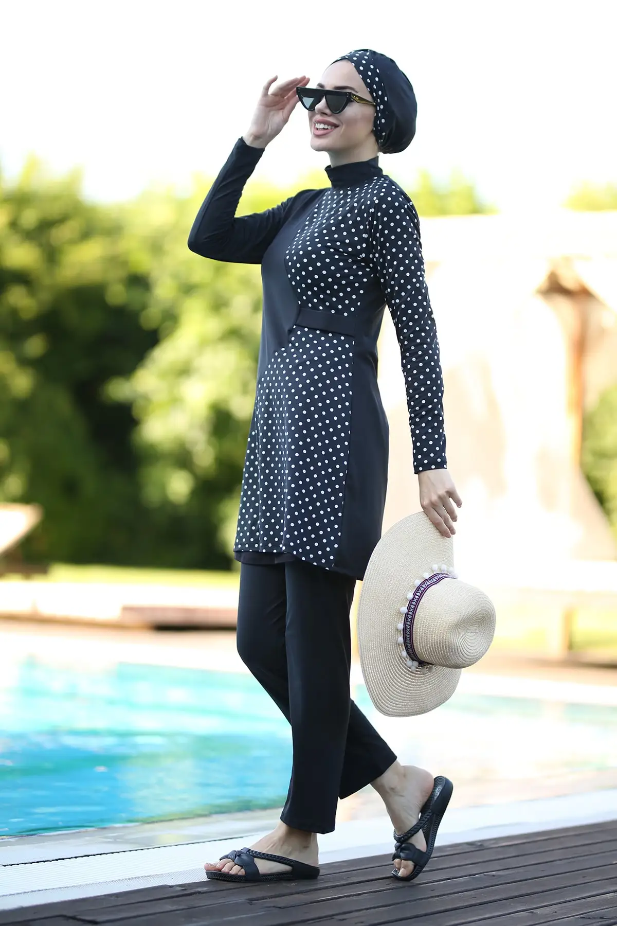 Muslim Burkinis Design Lycra Fully Covered Polka Dot Black Swimwear Modest Summer Clothing Hijab Sport Swimsuit
Muslim Burkinis Design Lycra Fully Covered Polka Dot Black Swimwear Modest Summer Clothing Hijab Sport Swimsuit