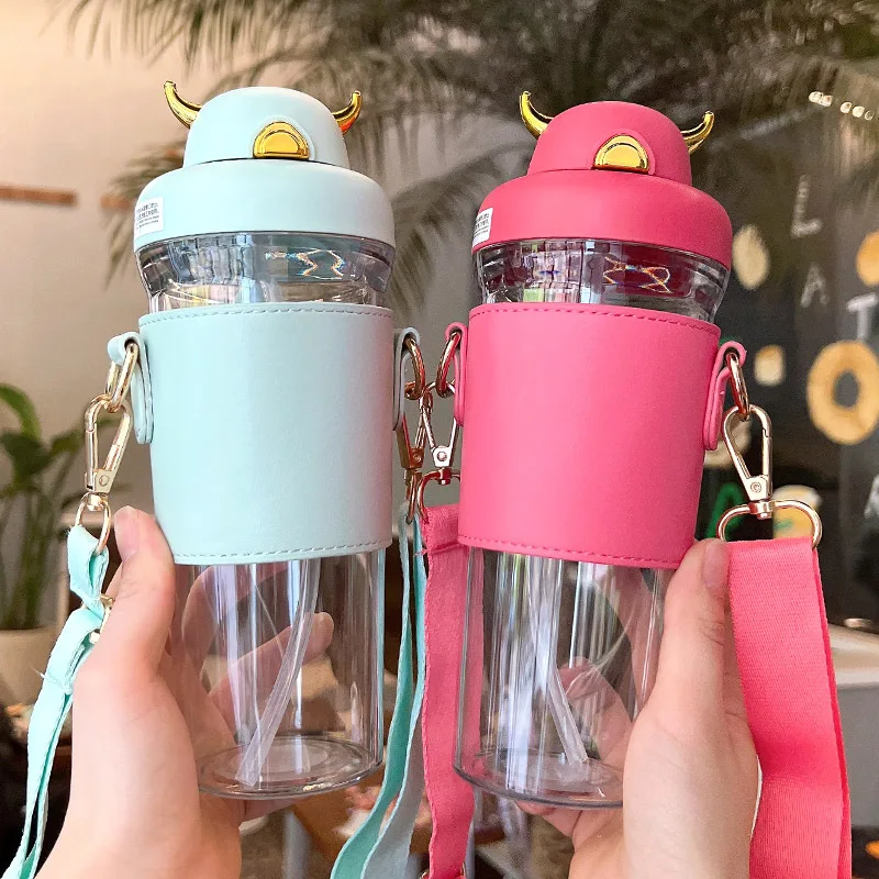 Straw Cup High-value Can Be Cross-body Girl Simple Personality Plastic Cup Student Sports Devil Handy Cup
Straw Cup High-value Can Be Cross-body Girl Simple Personality Plastic Cup Student Sports Devil Handy Cup