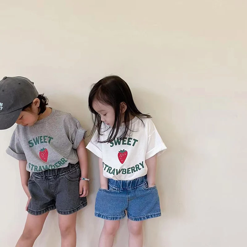 MILA CHOU 2022 Spring Summer Children Cotton Strawberry Short Sleeve T-shirt Baby Boy Girl Casual O-neck Tee Tops Kids Clothes
MILA CHOU 2022 Spring Summer Children Cotton Strawberry Short Sleeve T-shirt Baby Boy Girl Casual O-neck Tee Tops Kids Clothes