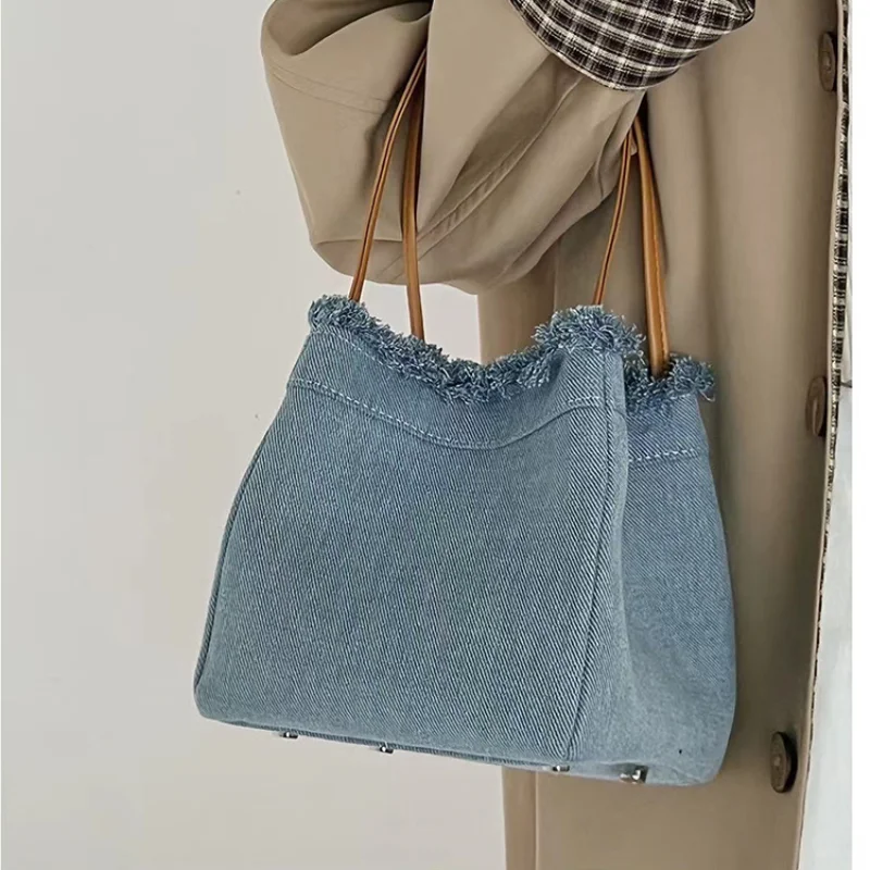 Shopping Bag Trendy Fashion Denim Tassel Bucket Bag Women Handheld Handbag Summer Shoulder Underarm Bag Lady Purse Tote Bag
Shopping Bag Trendy Fashion Denim Tassel Bucket Bag Women Handheld Handbag Summer Shoulder Underarm Bag Lady Purse Tote Bag
