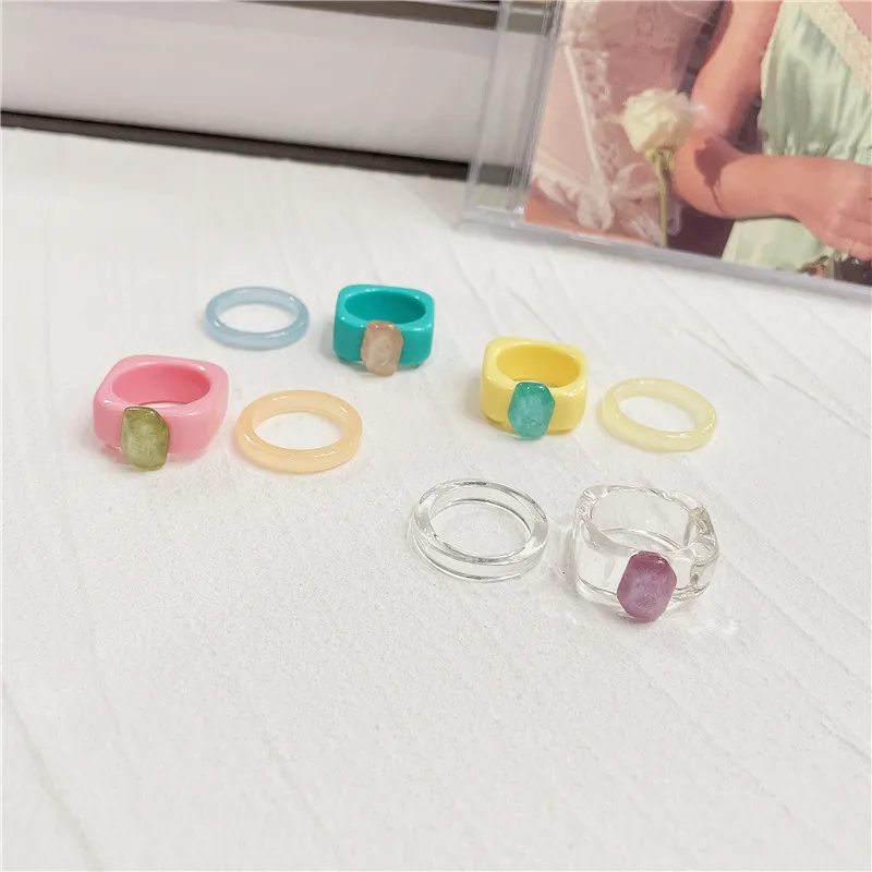 

LingLu 2 Pcs/Set Sweet Vintage Rhinestone Colorful Acrylic Rings Set 2022 New Trendy Rings for Women Girls Party Gifts Jewelry