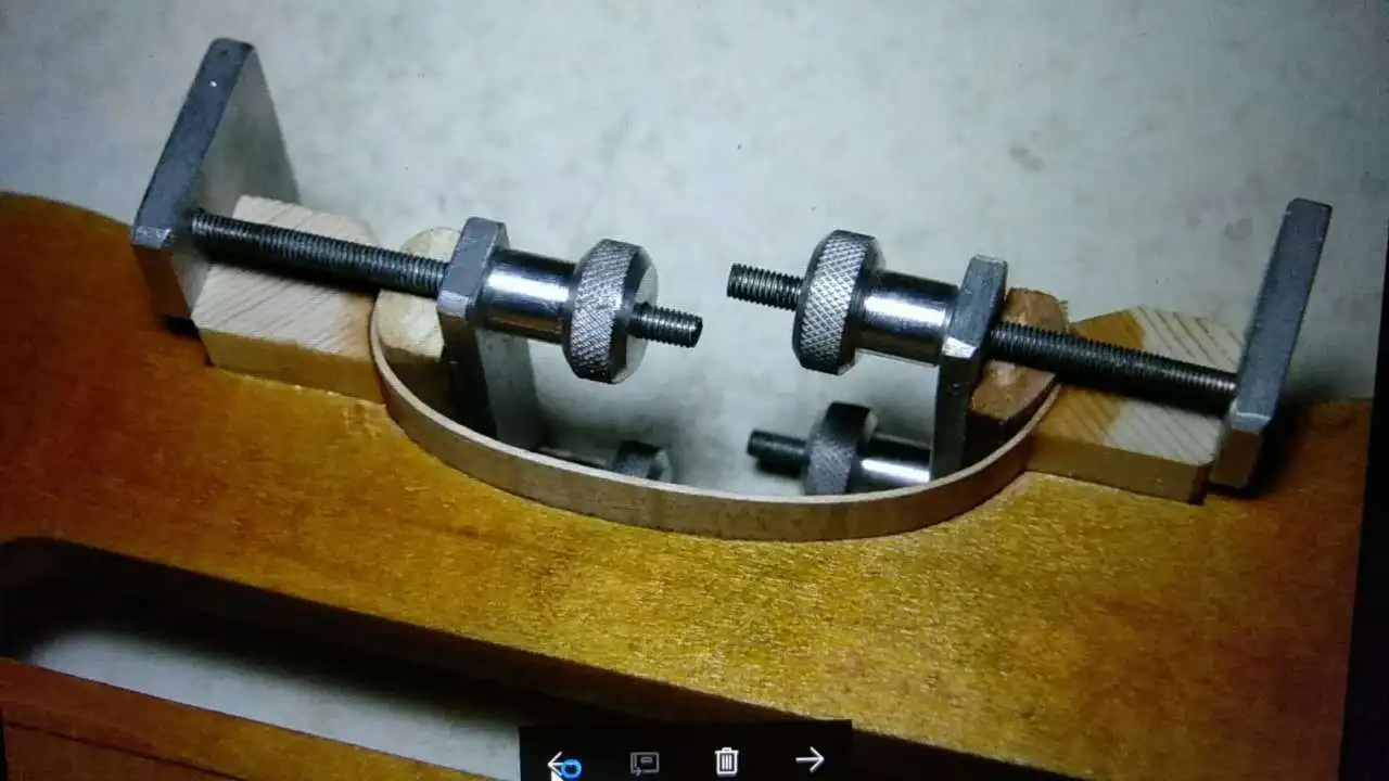 Luthier tool Violin making tool Rib wood Clamp Luthier Tool metal body violin tool
Luthier tool Violin making tool Rib wood Clamp Luthier Tool metal body violin tool