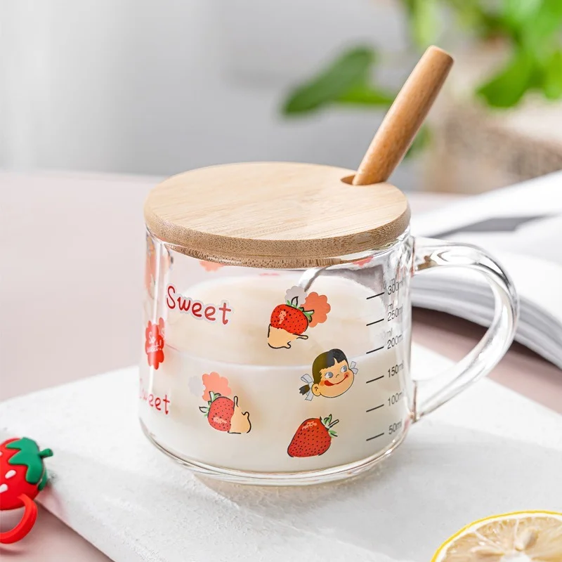 Милая стеклянная Клубничная чашка с мультяшным рисунком, чашка для молока, соломенная чашка, Офисная Студенческая чашка для воды с ложкой и крышкой, чашки с клубникой
Милая стеклянная Клубничная чашка с мультяшным рисунком, чашка для молока, соломенная чашка, Офисная Студенческая чашка для воды с ложкой и крышкой, чашки с клубникой