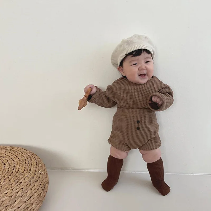 Children's suit boys and girls waffle pullover top + shorts suit spring and autumn baby simple long-sleeved shorts suit
Children's suit boys and girls waffle pullover top + shorts suit spring and autumn baby simple long-sleeved shorts suit