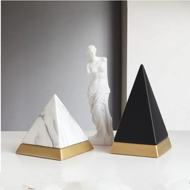 European Modern Pyramid Crafts, Venus Statue, Home Office Store Desk Ornaments, Decorative Gifts
European Modern Pyramid Crafts, Venus Statue, Home Office Store Desk Ornaments, Decorative Gifts
