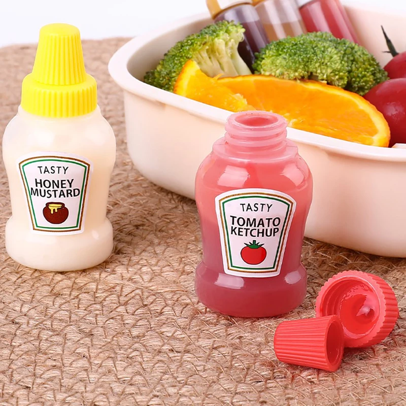 

1PC Outdoor Picnic 25ML Mini Tomato Gravy Boat Salad Dressing Oil Spray Bottle Ketchup Honey Portable Small Sauce Container