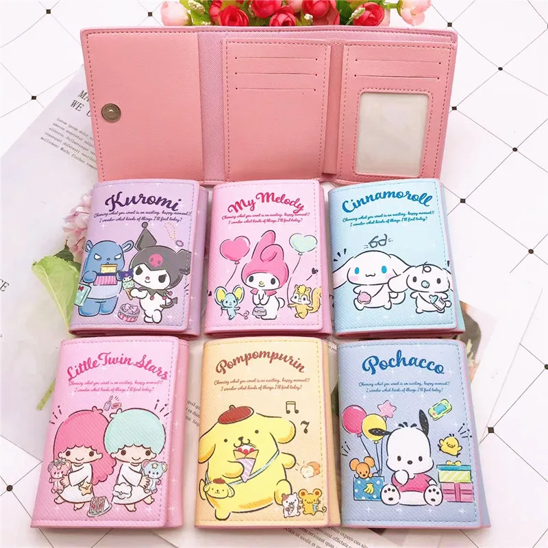 Женский кошелек Sanrio Hello Kitty Kuromi, короткий бумажник с милым рисунком, модный многофункциональный кошелек из искусственной кожи для мелочей, к...
Женский кошелек Sanrio Hello Kitty Kuromi, короткий бумажник с милым рисунком, модный многофункциональный кошелек из искусственной кожи для мелочей, к...