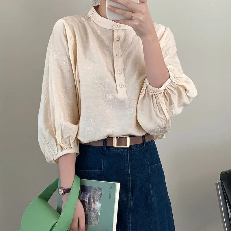Floral Embroidery O Neck Half Button Solid Shirt Beige Blue 2022 Summer Puff Sleeve Chinese Style Thin Women Top Blouse
Floral Embroidery O Neck Half Button Solid Shirt Beige Blue 2022 Summer Puff Sleeve Chinese Style Thin Women Top Blouse