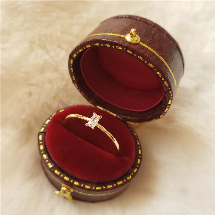 

Женское прямоугольное кольцо из серебра 925 пробы, с инкрустацией из кристаллов циркония
